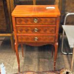 128 4168 CHEST OF DRAWERS